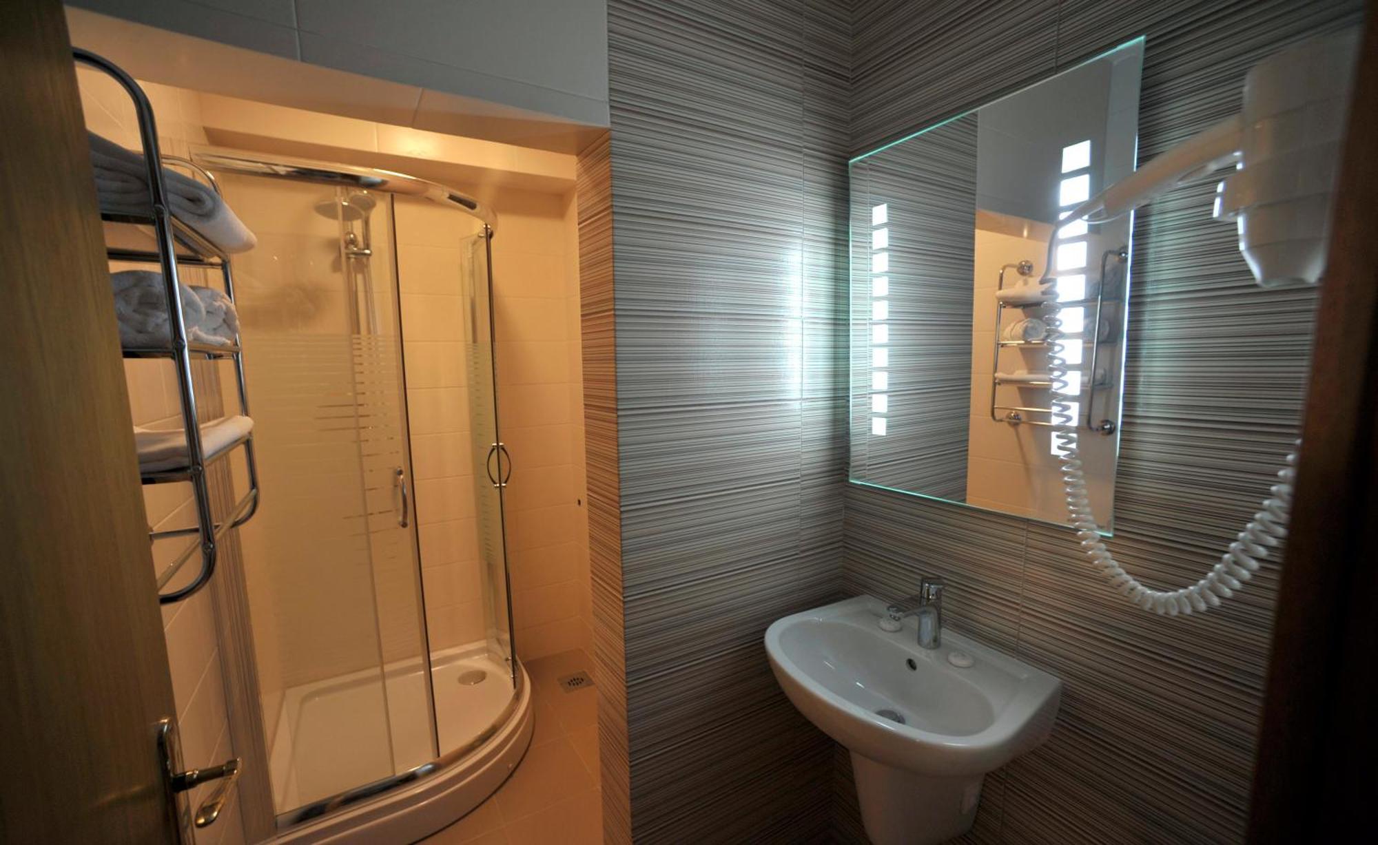 Hotel M Podgorica Buitenkant foto